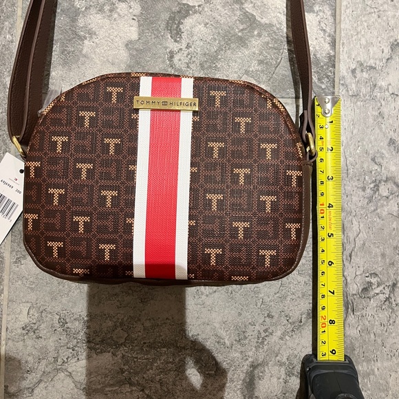 TOMMY HILFIGER brand new bag - Picture 6 of 9